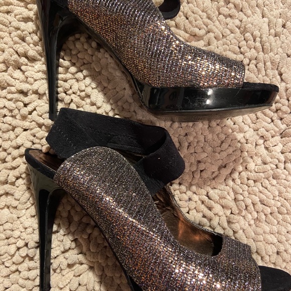 Carlos Santana Bronze Halo Heel - Picture 5 of 9